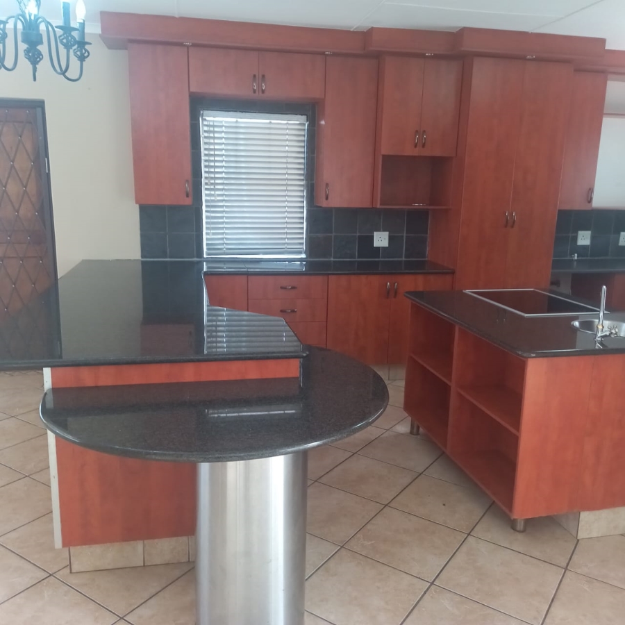 To Let 3 Bedroom Property for Rent in Reebok Western Cape